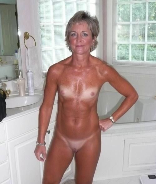 熟女とおばさんたち 457
 #93815221