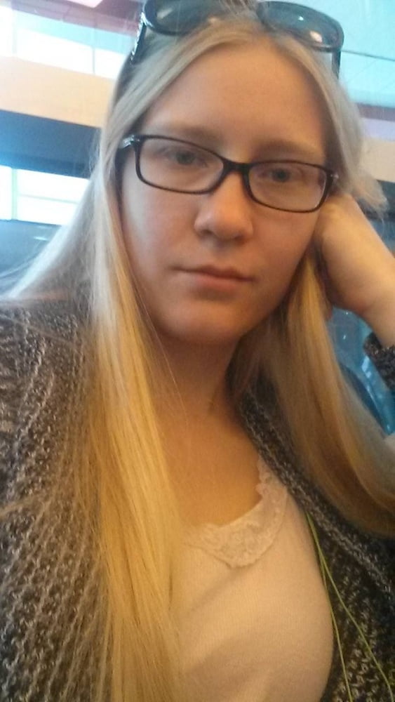 Katie having fun with a bbc
 #91501010