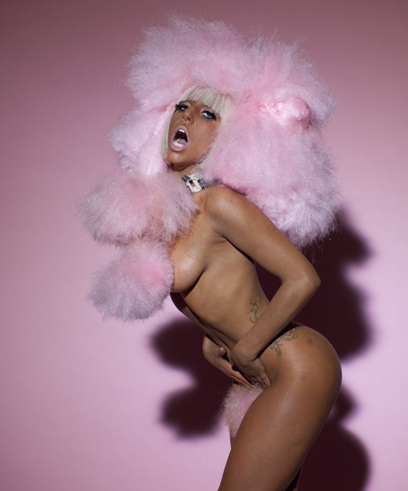 Lady Gaga nude #108001382