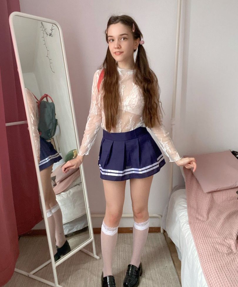 Lazypurpleleaf desnuda #109236401