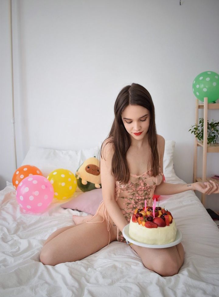 Lazypurpleleaf desnuda #109236906