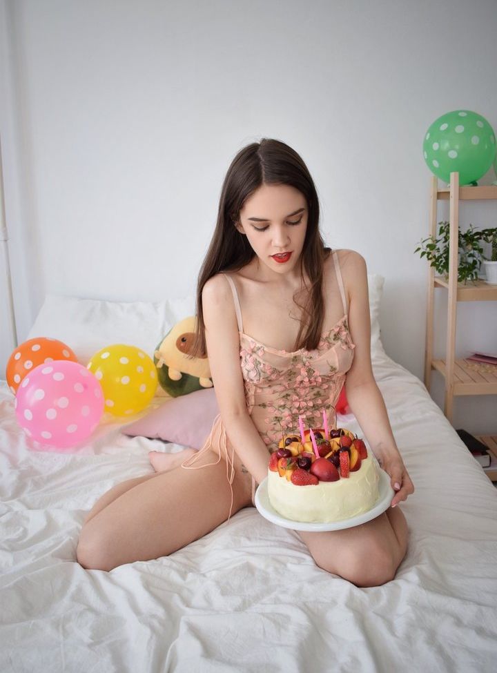 Lazypurpleleaf desnuda #109236908