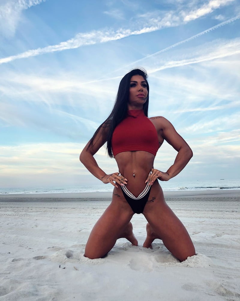 Bodybuilding Frauen
 #105403366