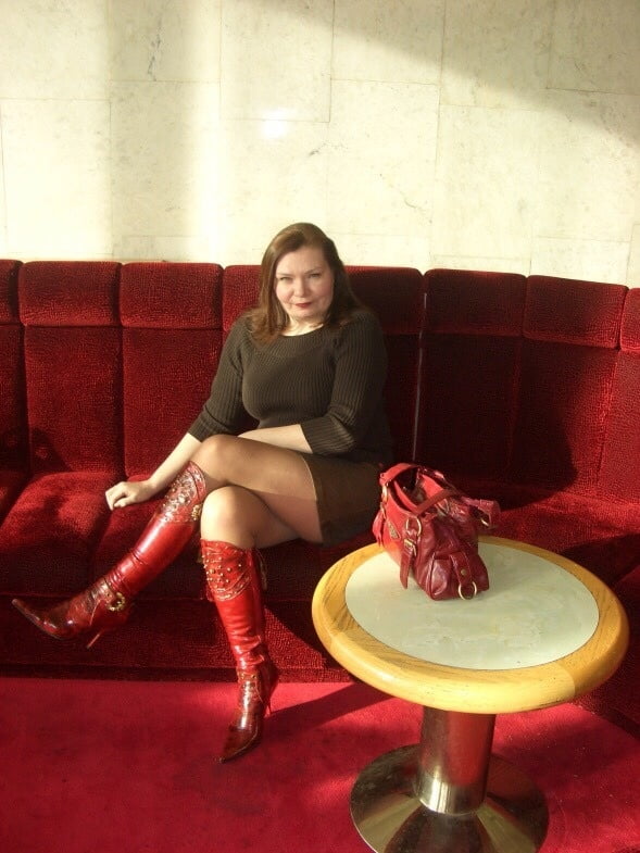 Milfs & gilfs con botas no.35
 #102684277