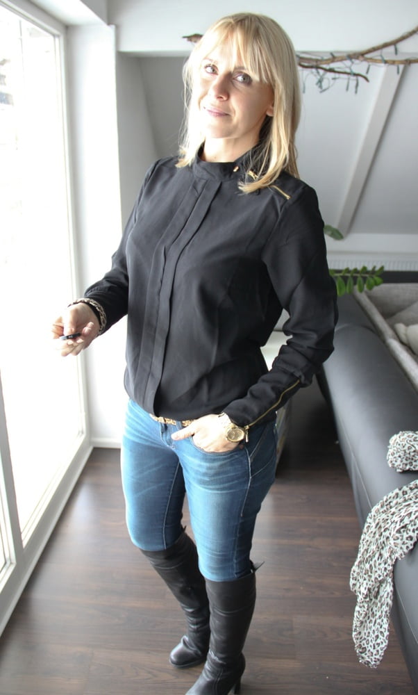 Milfs & gilfs con botas no.35
 #102684317