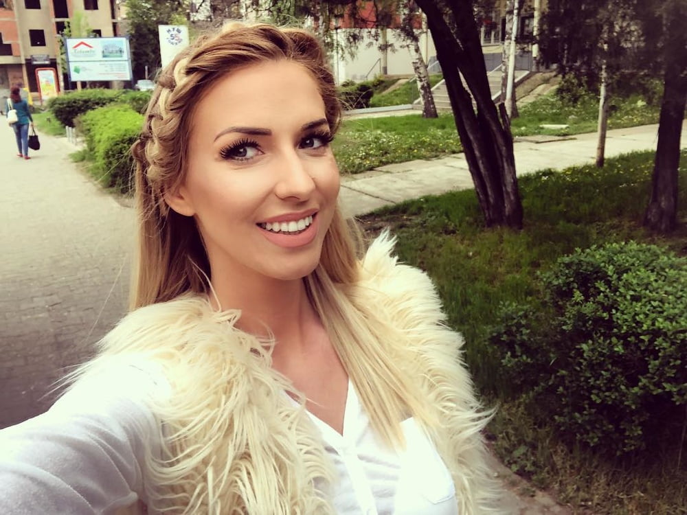 Aleksandra p. heiße serbische blonde Sängerin
 #80163657