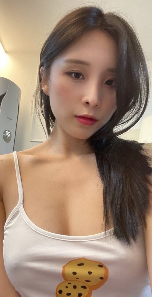 GGotBBang desnuda #109328662