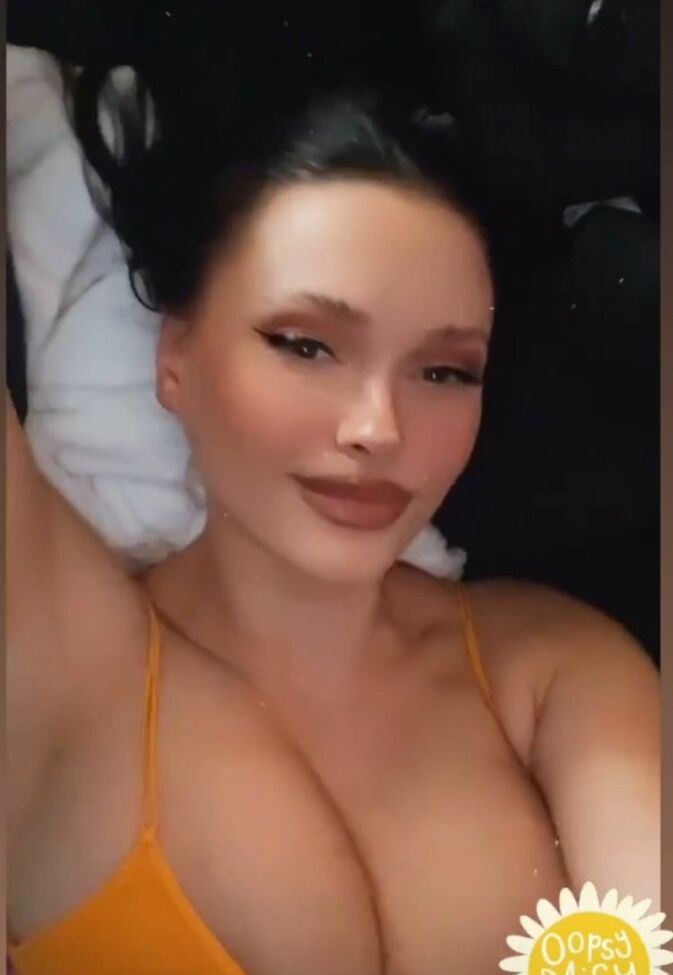 Michelleyroo desnuda #109042803