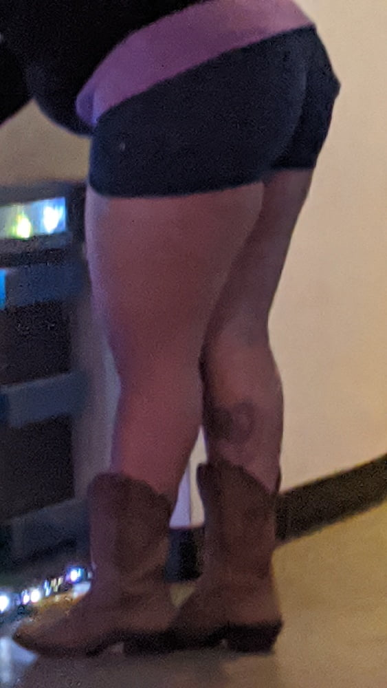 Big booty big legs Slut #102558414