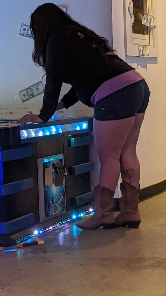 Big booty big legs Slut #102558423