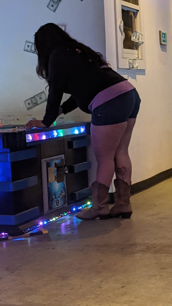 Big booty big legs slut
 #102558426