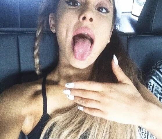 Ariana grande ser una puta
 #104866897