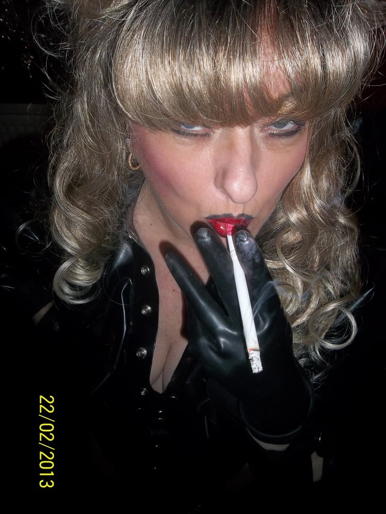Hubby wollte Rauchen Schlampe Frau gab ich ihm eine Hure
 #106626082