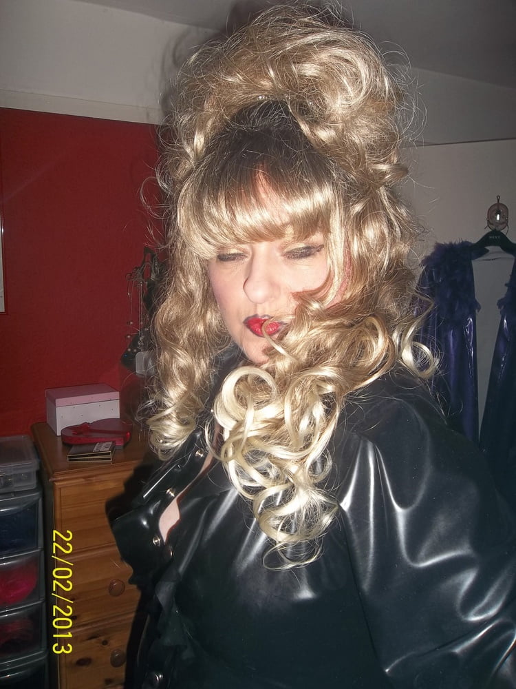 Hubby wollte Rauchen Schlampe Frau gab ich ihm eine Hure
 #106626148