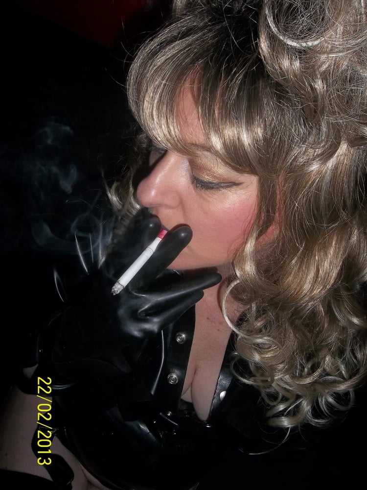 Hubby wollte Rauchen Schlampe Frau gab ich ihm eine Hure
 #106626201