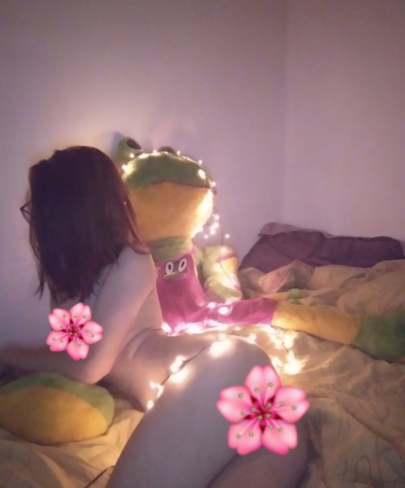 Mandyeou desnuda #109866281