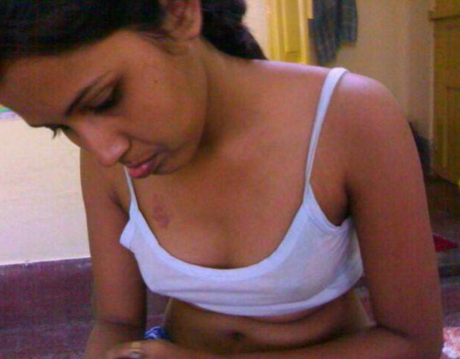 Sri lankan girl #95148220