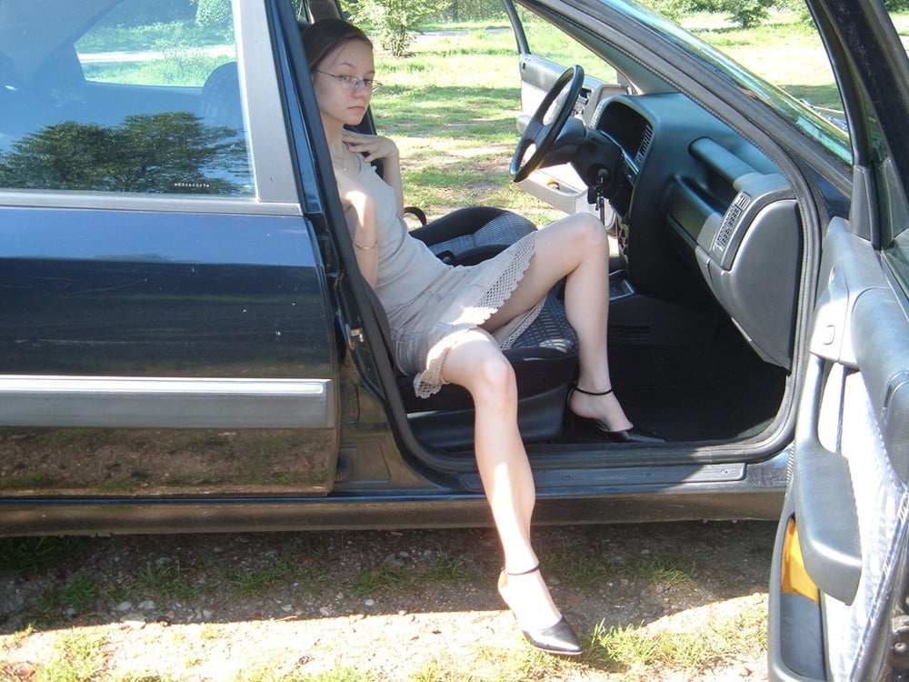 Vos femmes en voiture #96768842