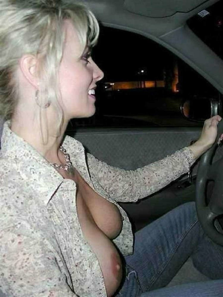 Vos femmes en voiture #96768927