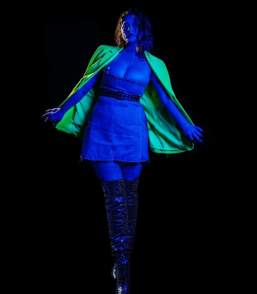 Emma Kenney nackt #109350500