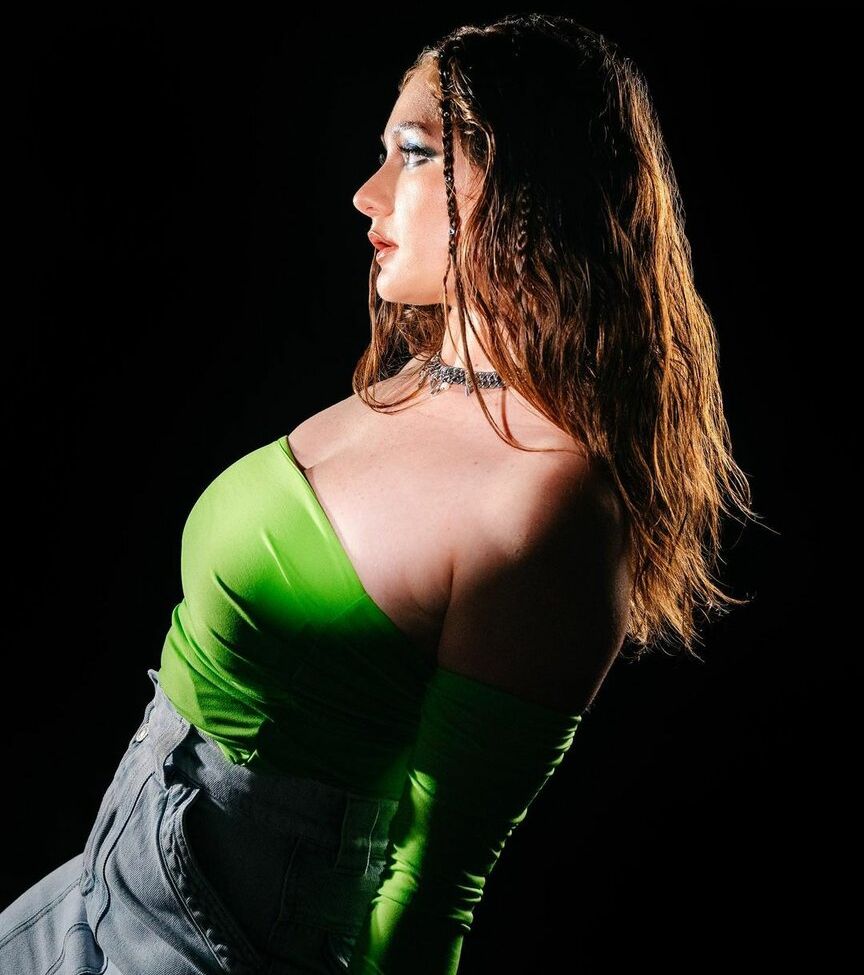 Emma Kenney nackt #109350511