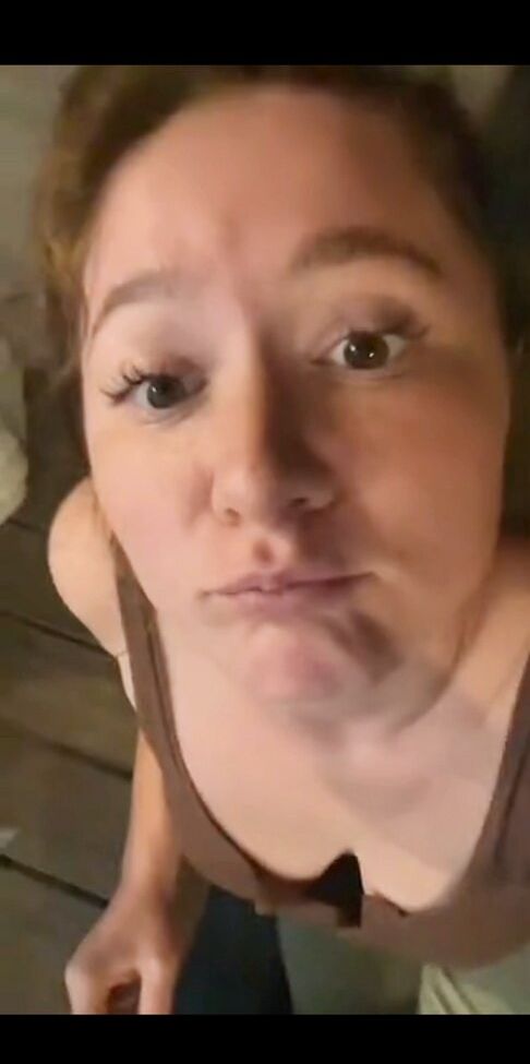 Emma Kenney nackt #109350556