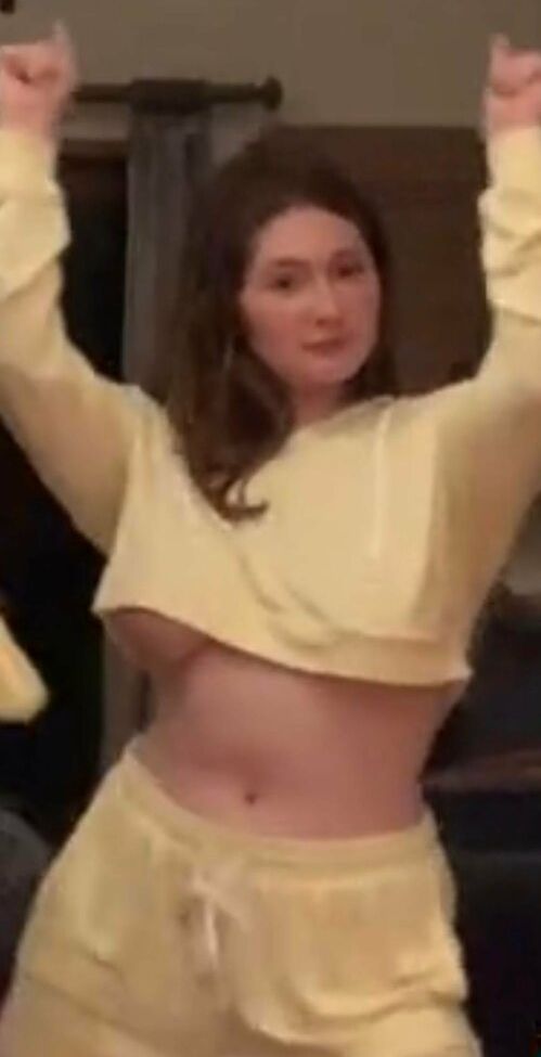 Emma Kenney nude #109350571