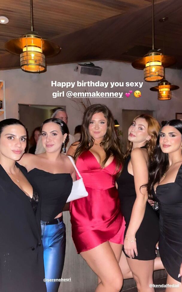 Emma Kenney nackt #109350572