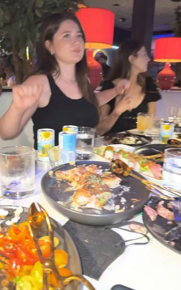 Emma Kenney nackt #109350581