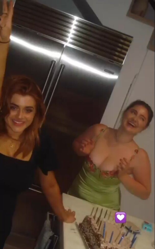 Emma Kenney nackt #109350587