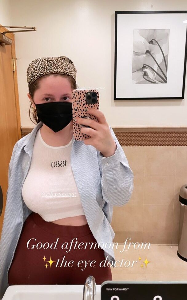 Emma Kenney nackt #109350621