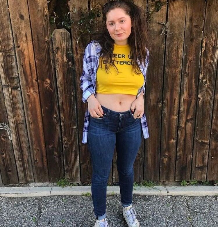 Emma Kenney nackt #109350670