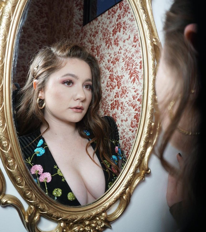 Emma Kenney nude #109350692