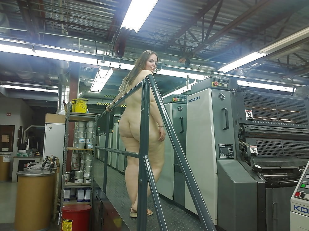 Amateur in usa (022) ragazza sconosciuta sono nudi in pubblico & lavoro
 #87586689
