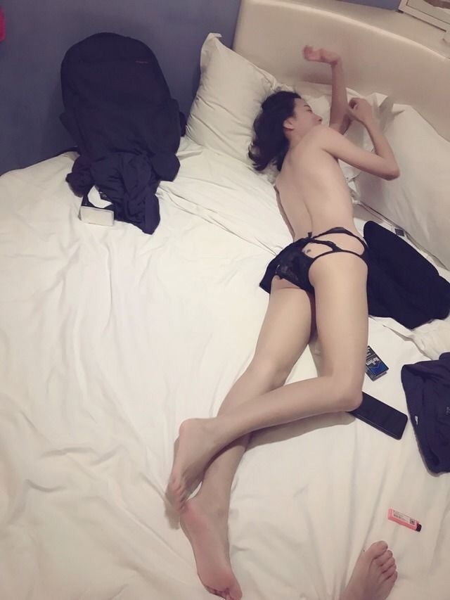 Chinesische Teenie-Freundin entblößt
 #81440916