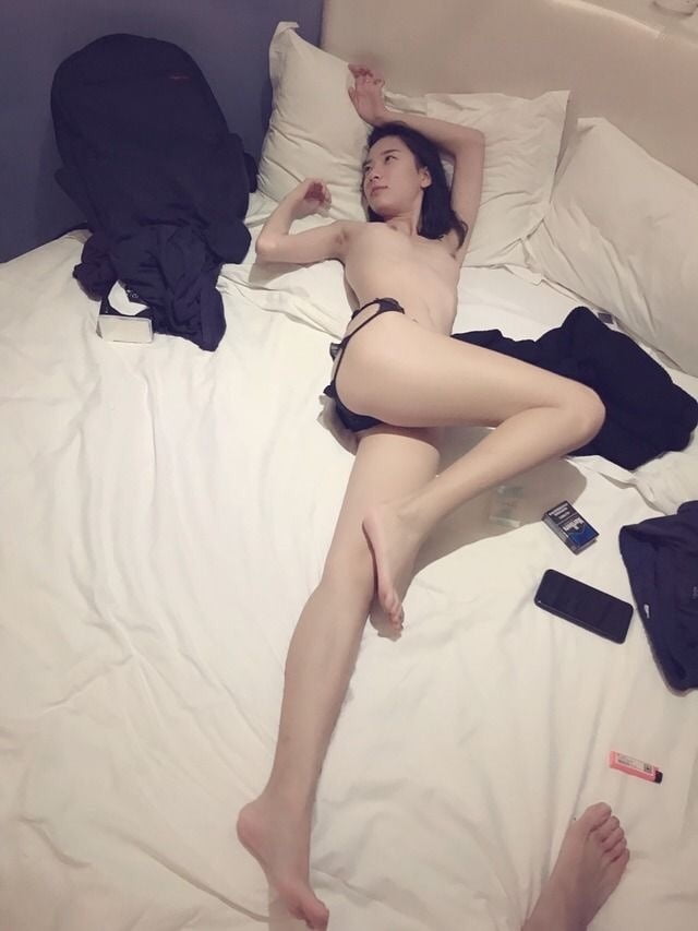 Chinesische Teenie-Freundin entblößt
 #81440919