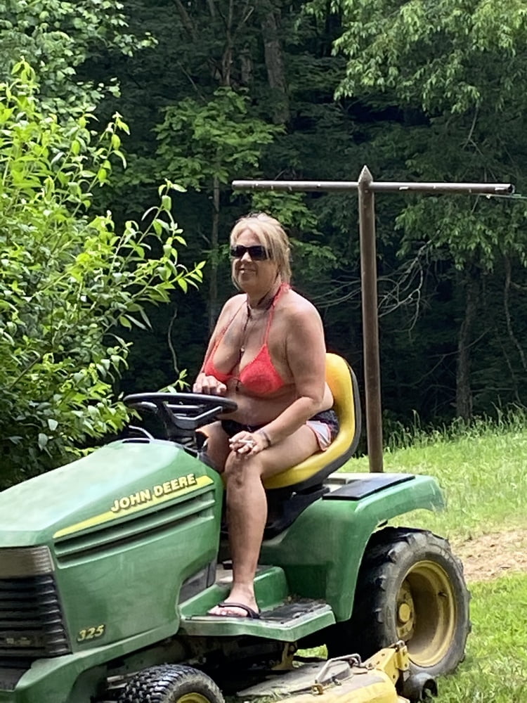 Zeit wieder zu mähen.
 #92389473