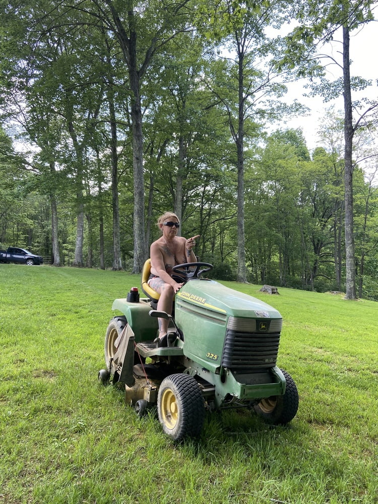 Zeit wieder zu mähen.
 #92389476