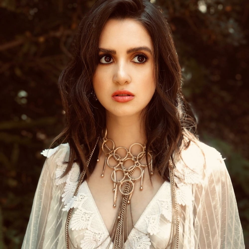 Laura marano
 #80922770