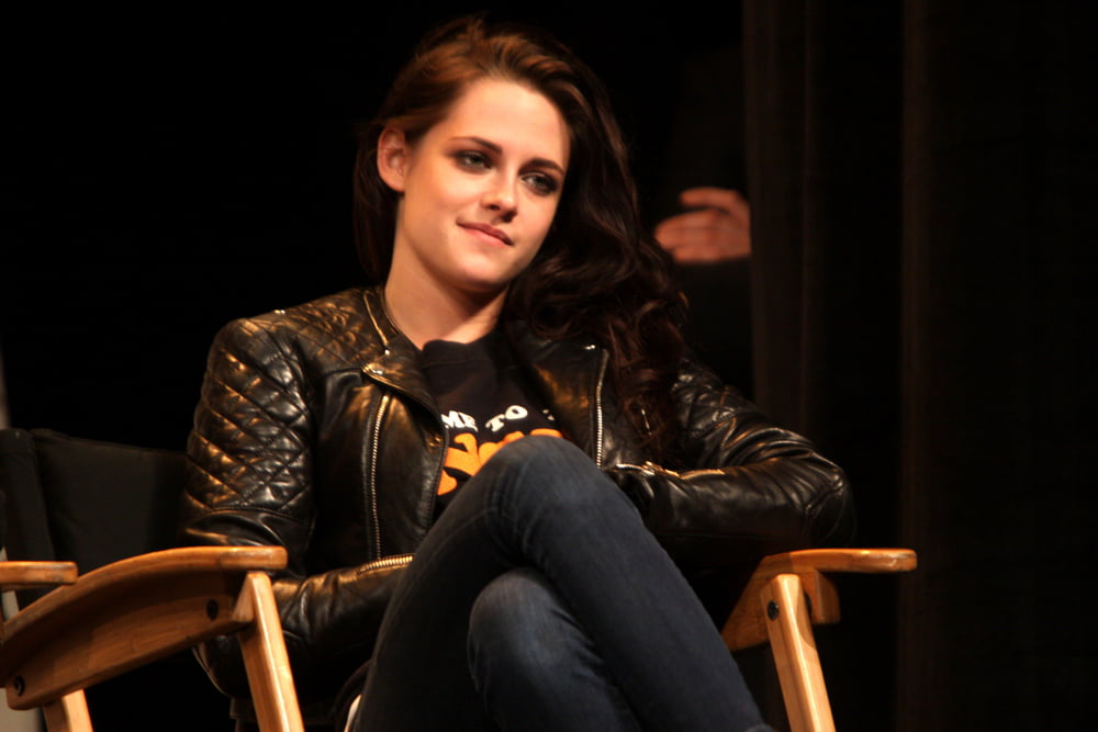 Kristen stewart
 #105909119