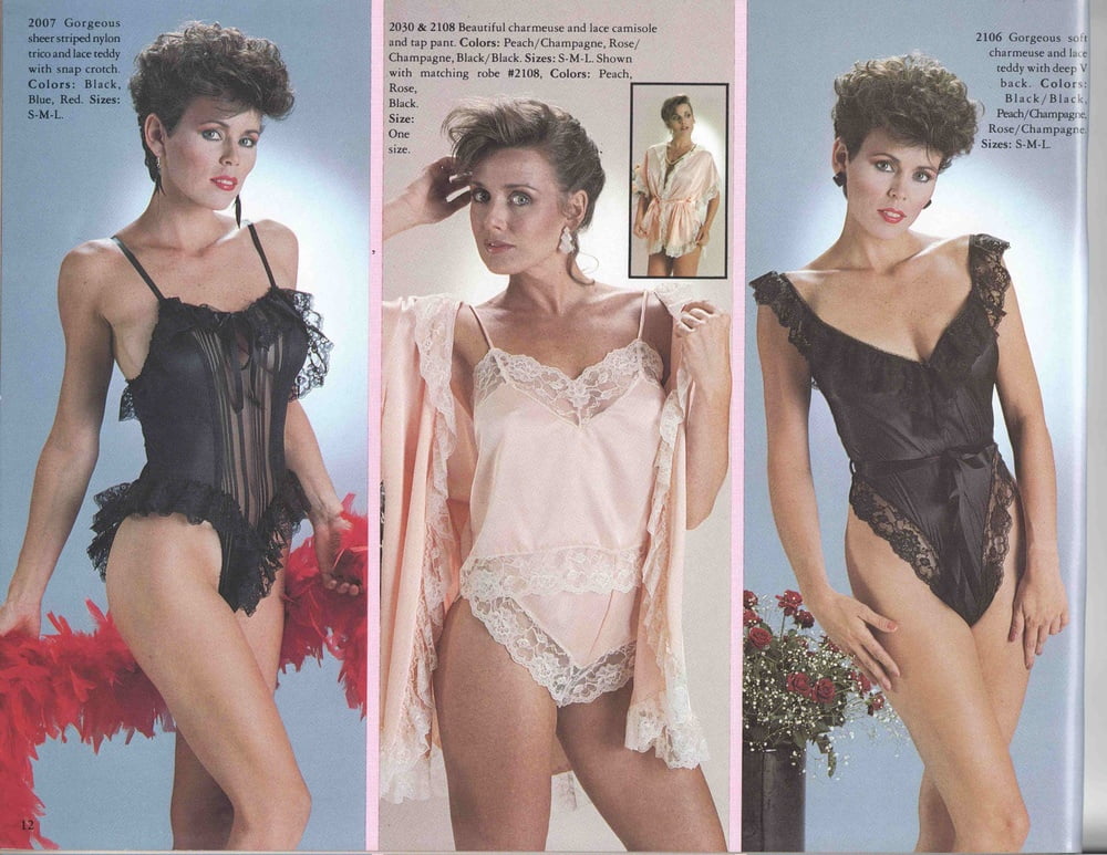Catalogues de lingerie vintage, principalement des années 80
 #90292488