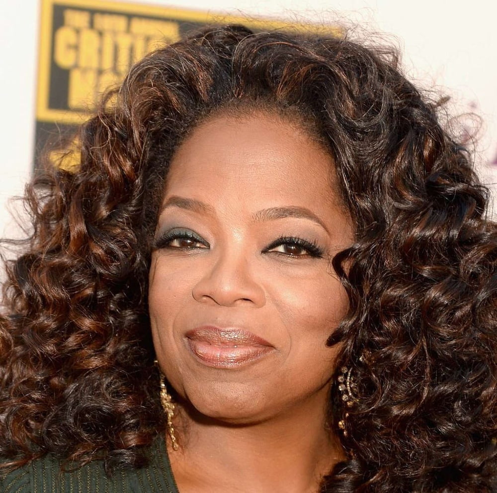 Oprah winfrey con sus grandes tetas
 #90429957