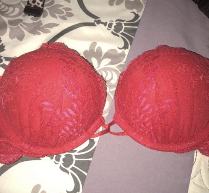 Big Tits Girl And MILF Selling Her Bombshell Bras #104324888