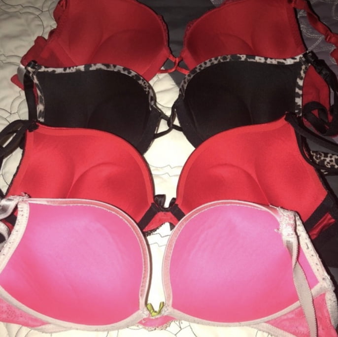 Big Tits Girl And MILF Selling Her Bombshell Bras #104324892