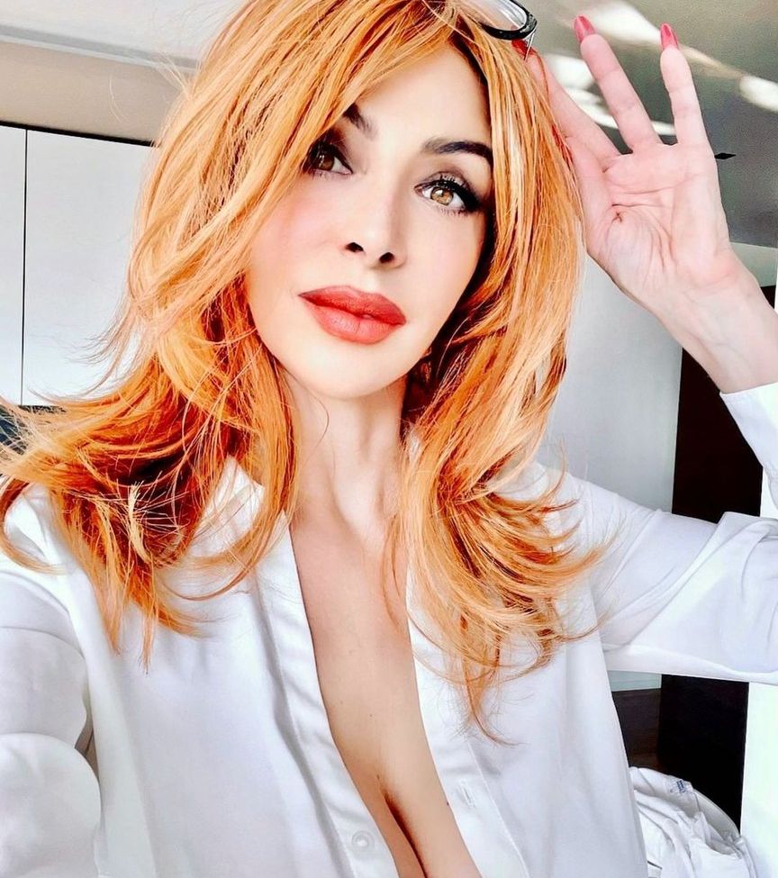 Sonia Grey desnuda #108374120