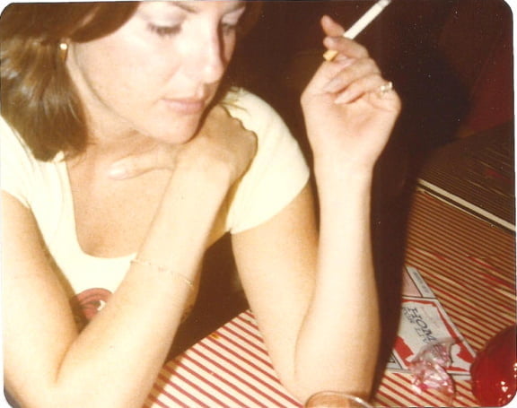 Vintage, retro rauchende Frauen
 #87465858