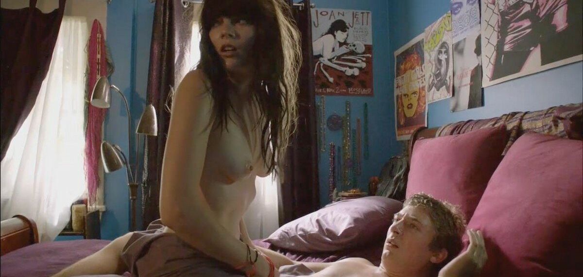 Emma Greenwell nude #109411700