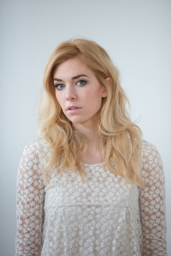 Vanessa kirby: foto più belle
 #88375378