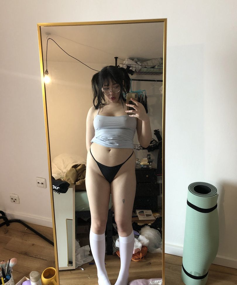 Anhxes desnuda #108216579