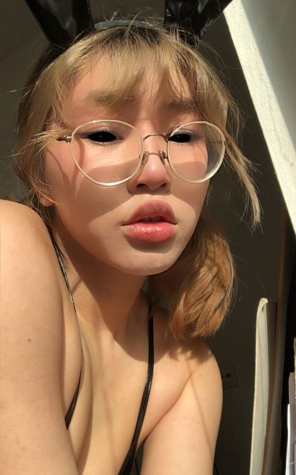 Anhxes nackt #108216601